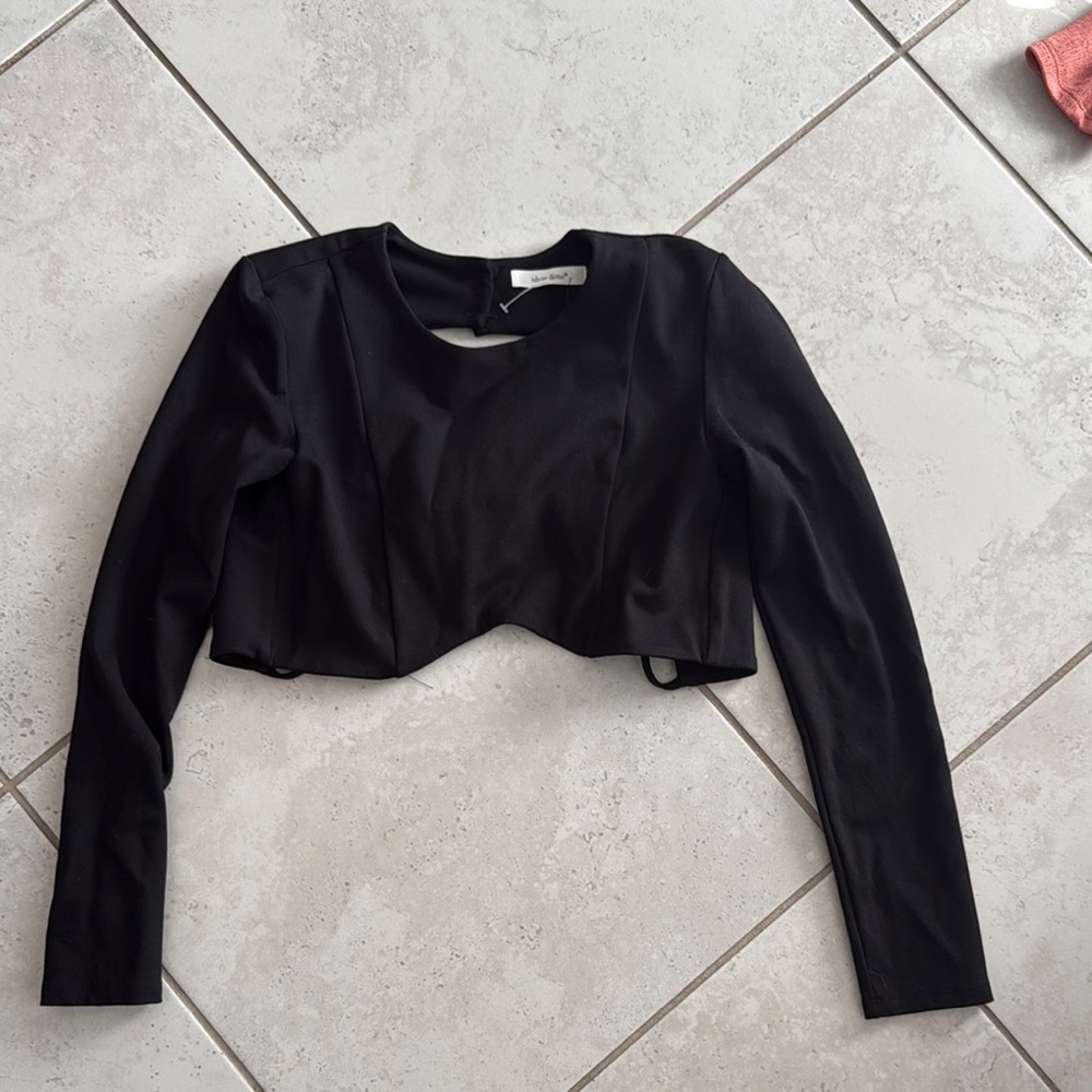 Black Long Sleeve Crop Top